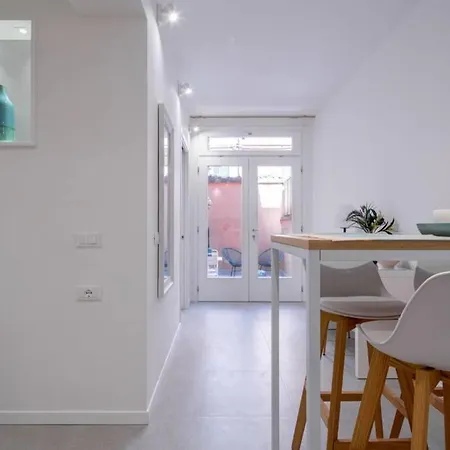 Apartmán Ormesini Private Courtyard