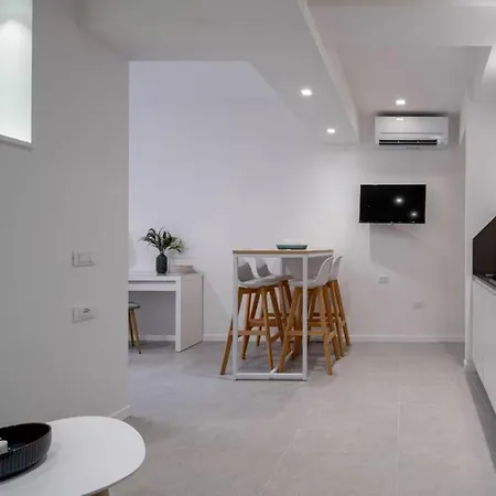 Ormesini Private Courtyard