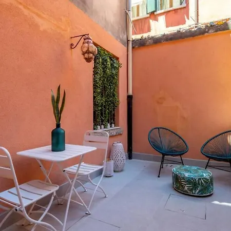 Ormesini Private Courtyard Appartement