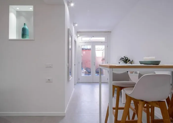 Appartement Ormesini Private Courtyard