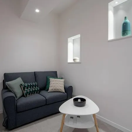 Ormesini Private Courtyard * البندقية