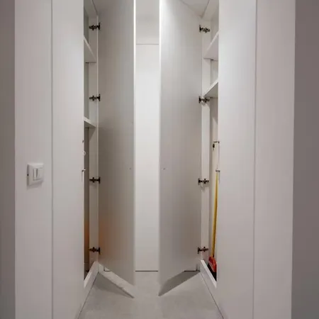 Ormesini Private Courtyard شقة البندقية